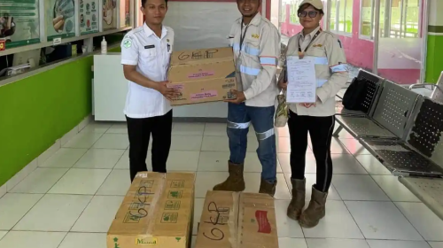 Penyerahan bantuan PMT melalui UPTD Puskesmas Roko Roko